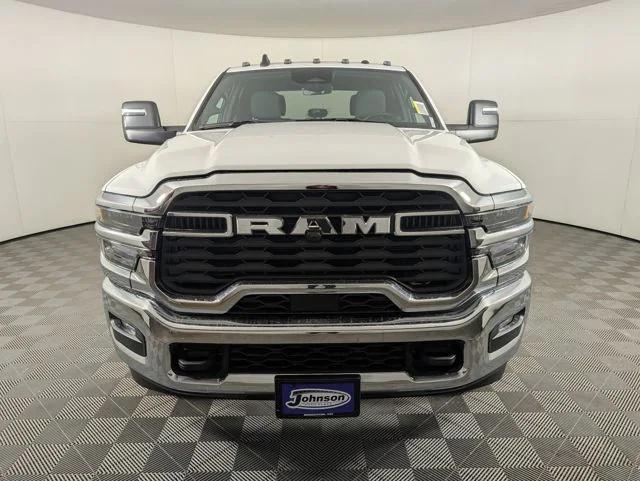2025 RAM Ram 3500 Chassis Cab RAM 3500 TRADESMAN CREW CAB CHASSIS 4X4 60 CA 2025 RAM Ram 3500 Chassis Cab RAM 3500 TRADESMAN CREW CAB CHASSIS 4X4 60 CA