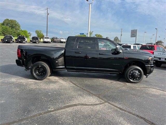2025 RAM Ram 3500 RAM 3500 LARAMIE MEGA CAB 4X4 64 BOX