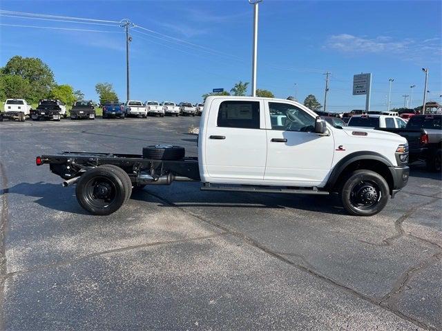 2025 RAM Ram 5500 Chassis Cab RAM 5500 TRADESMAN CHASSIS CREW CAB 4X4 60 CA