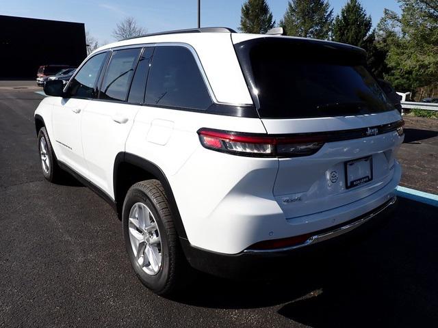 2025 Jeep Grand Cherokee GRAND CHEROKEE LAREDO X 4X4