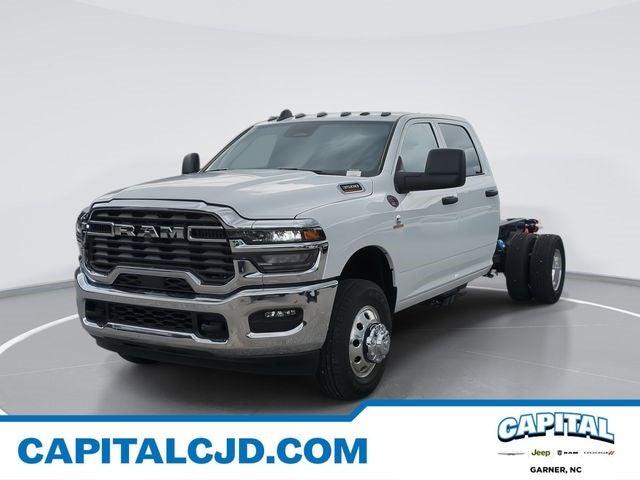 2025 RAM Ram 3500 Chassis Cab RAM 3500 TRADESMAN CREW CAB CHASSIS 4X4 60 CA