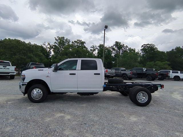2025 RAM Ram 3500 Chassis Cab RAM 3500 TRADESMAN CREW CAB CHASSIS 4X4 60 CA