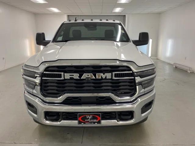 2025 RAM Ram 3500 Chassis Cab RAM 3500 TRADESMAN CHASSIS REGULAR CAB 4X4 84 CA