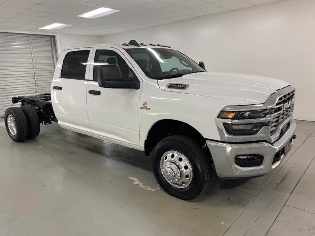 2025 RAM Ram 3500 Chassis Cab RAM 3500 TRADESMAN CREW CAB CHASSIS 4X4 60 CA