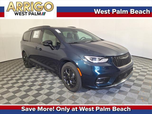 2025 Chrysler Pacifica Hybrid PACIFICA PLUG-IN HYBRID S APPEARANCE