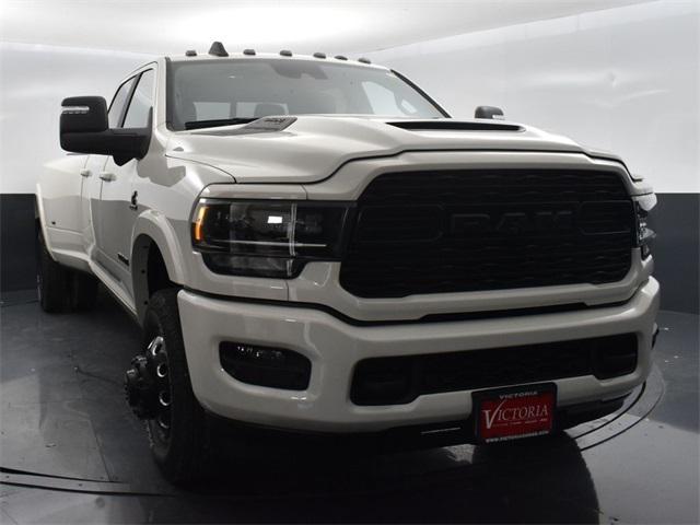 2024 RAM Ram 3500 RAM 3500 LIMITED CREW CAB 4X4 8 BOX