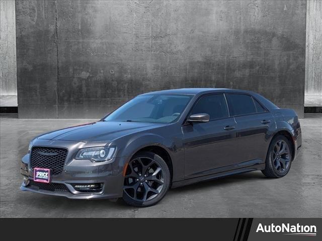 2022 Chrysler 300 Touring L