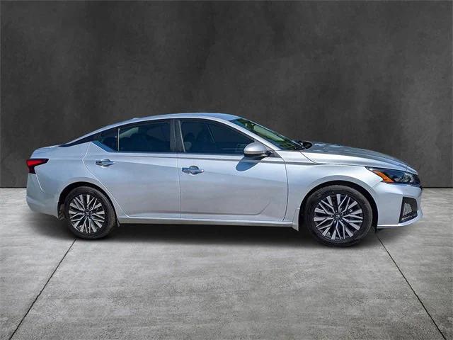 2023 Nissan Altima SV FWD
