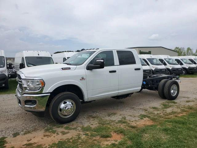 2024 RAM Ram 3500 Chassis Cab RAM 3500 TRADESMAN CREW CAB CHASSIS 4X4 60 CA