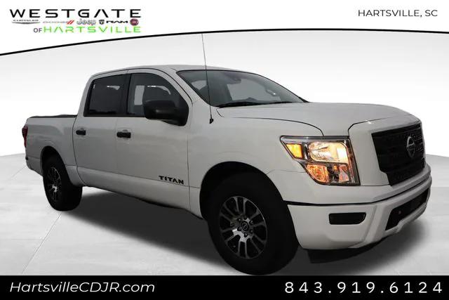 2023 Nissan TITAN Crew Cab SV 4x2
