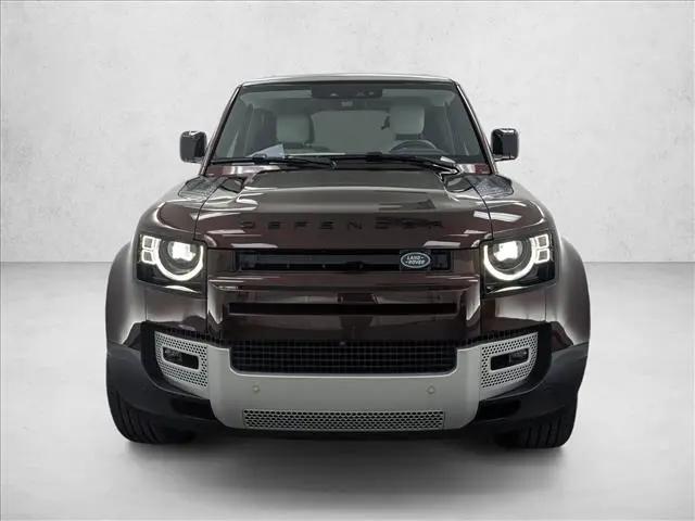 2025 Land Rover Defender 130 P400 S