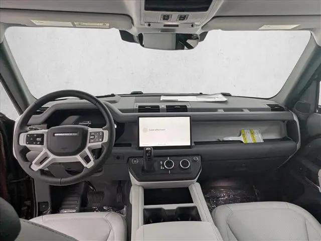 2025 Land Rover Defender 130 P400 S