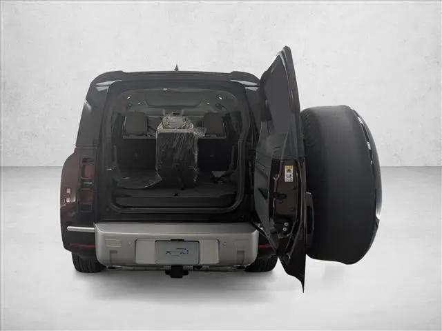 2025 Land Rover Defender 130 P400 S