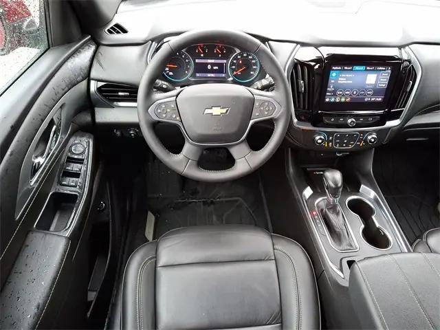 2022 Chevrolet Traverse AWD LT Leather