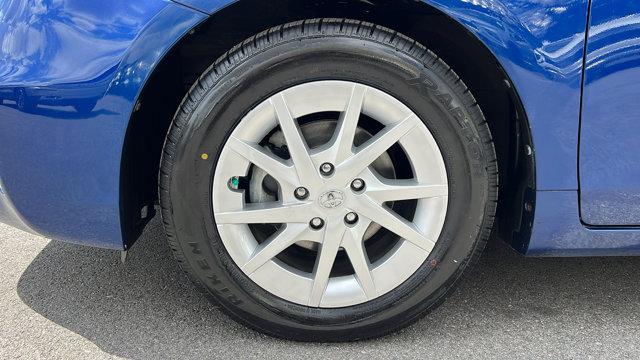 2014 Toyota Prius v Three