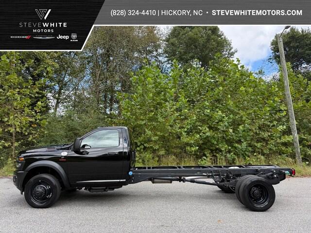 2025 RAM Ram 5500 Chassis Cab RAM 5500 TRADESMAN CHASSIS REGULAR CAB 4X2 120 CA 2025 RAM Ram 5500 Chassis Cab RAM 5500 TRADESMAN CHASSIS REGULAR CAB 4X2 120 CA