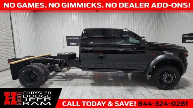 2025 RAM Ram 5500 Chassis Cab RAM 5500 TRADESMAN CHASSIS CREW CAB 4X4 60 CA