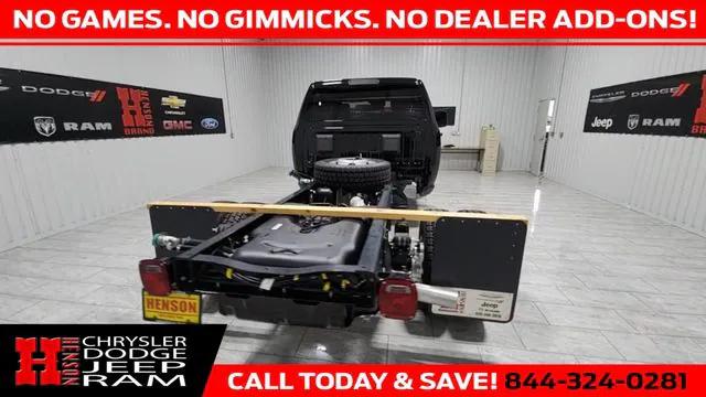 2025 RAM Ram 5500 Chassis Cab RAM 5500 TRADESMAN CHASSIS CREW CAB 4X4 60 CA