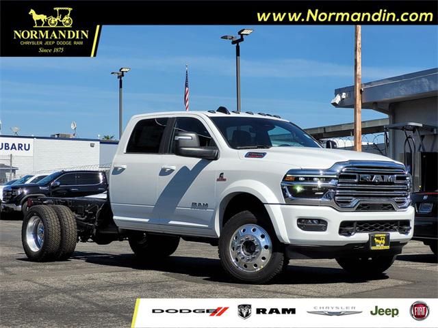 2025 RAM Ram 5500 Chassis Cab RAM 5500 BIG HORN CHASSIS CREW CAB 4X4 60 CA