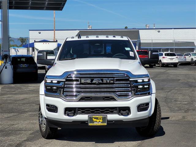 2025 RAM Ram 5500 Chassis Cab RAM 5500 BIG HORN CHASSIS CREW CAB 4X4 60 CA