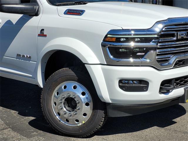 2025 RAM Ram 5500 Chassis Cab RAM 5500 BIG HORN CHASSIS CREW CAB 4X4 60 CA