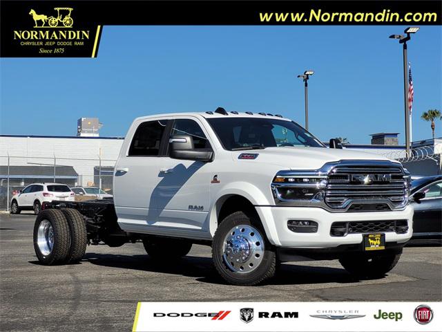 2025 RAM Ram 5500 Chassis Cab RAM 5500 BIG HORN CHASSIS CREW CAB 4X4 60 CA