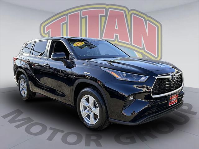 2023 Toyota Highlander LE [9]