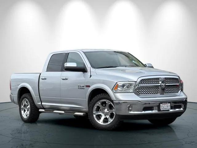 2018 RAM 1500 Laramie Crew Cab 4x4 57 Box