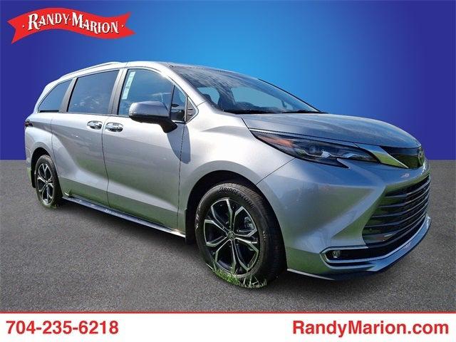 2025 Toyota Sienna Platinum