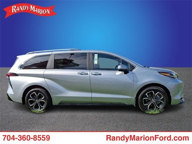 2025 Toyota Sienna Platinum
