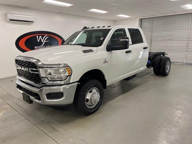 2024 RAM Ram 3500 Chassis Cab RAM 3500 TRADESMAN CREW CAB CHASSIS 4X4 60 CA