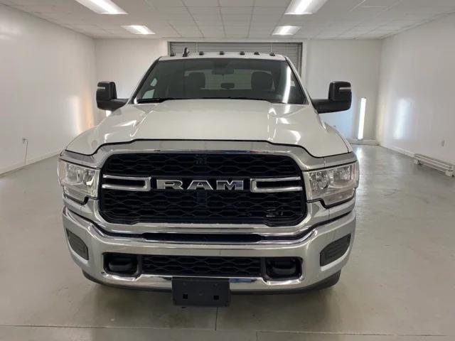 2024 RAM Ram 3500 Chassis Cab RAM 3500 TRADESMAN CREW CAB CHASSIS 4X4 60 CA