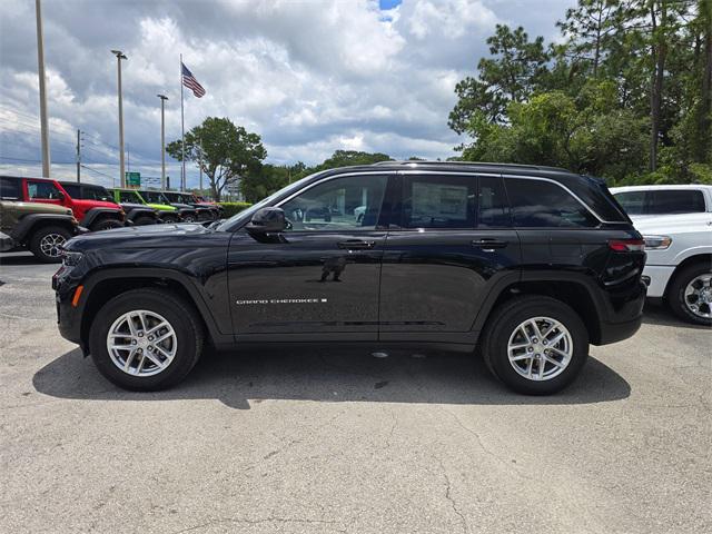 2025 Jeep Grand Cherokee GRAND CHEROKEE LAREDO X 4X2