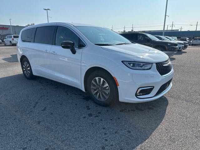 2025 Chrysler Pacifica Hybrid PACIFICA PLUG-IN HYBRID SELECT
