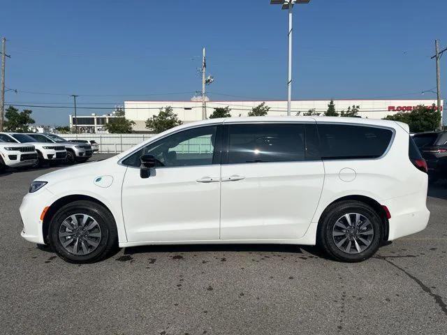 2025 Chrysler Pacifica Hybrid PACIFICA PLUG-IN HYBRID SELECT