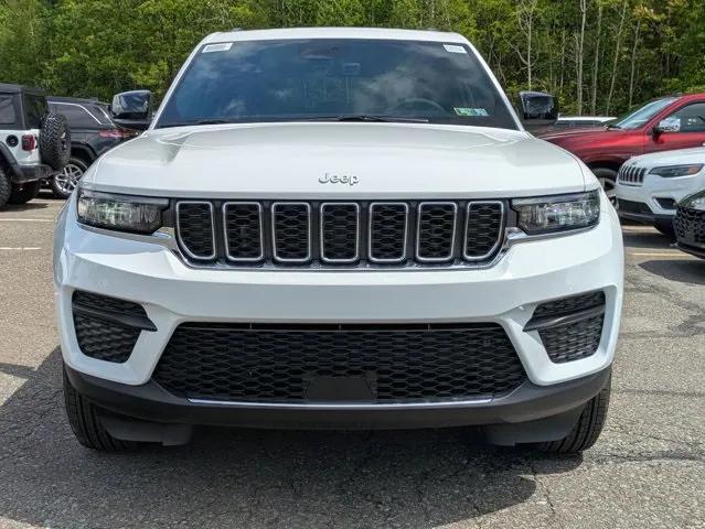 2025 Jeep Grand Cherokee GRAND CHEROKEE LAREDO X 4X4