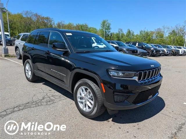 2025 Jeep Grand Cherokee GRAND CHEROKEE LAREDO X 4X4