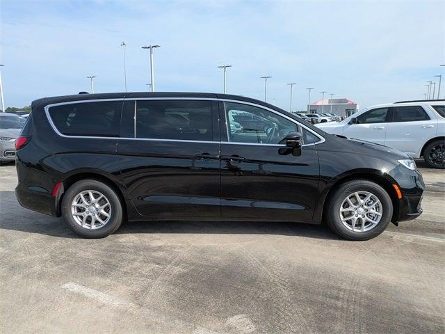 2025 Chrysler Pacifica PACIFICA SELECT