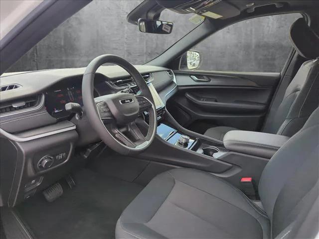 2025 Jeep Grand Cherokee GRAND CHEROKEE LAREDO X 4X2