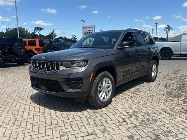 2025 Jeep Grand Cherokee GRAND CHEROKEE LAREDO X 4X4