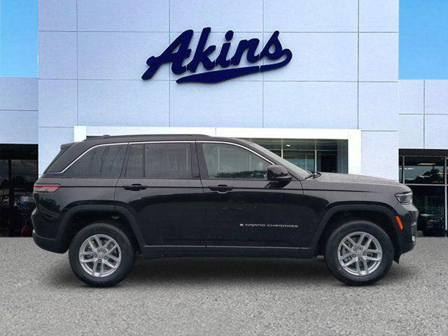 2025 Jeep Grand Cherokee GRAND CHEROKEE LAREDO X 4X2