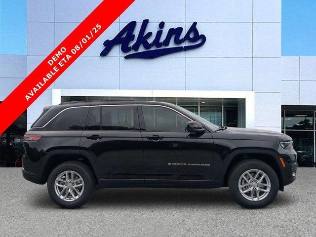 2025 Jeep Grand Cherokee GRAND CHEROKEE LAREDO X 4X2