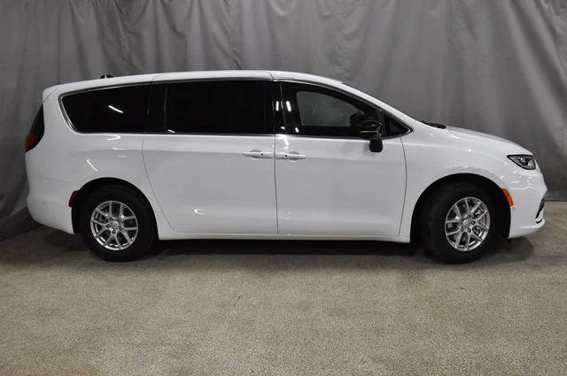2025 Chrysler Pacifica PACIFICA SELECT