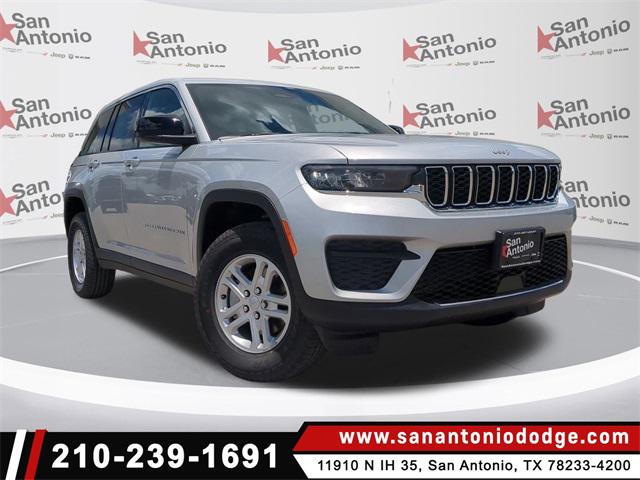 2025 Jeep Grand Cherokee GRAND CHEROKEE LAREDO 4X2