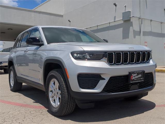 2025 Jeep Grand Cherokee GRAND CHEROKEE LAREDO 4X2