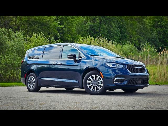 2025 Chrysler Pacifica Hybrid PACIFICA PLUG-IN HYBRID SELECT