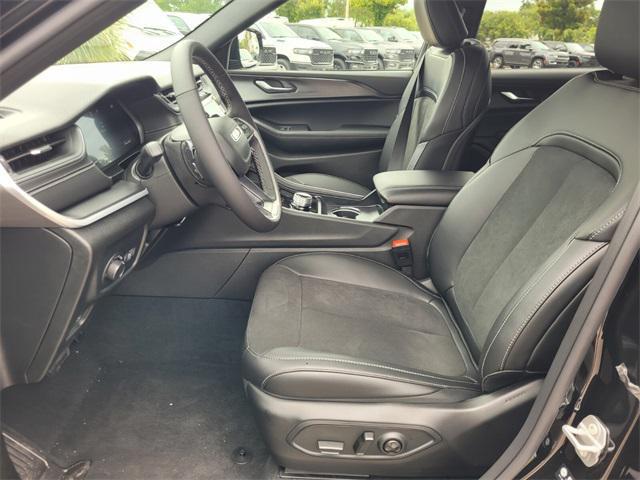 2025 Jeep Grand Cherokee GRAND CHEROKEE L ALTITUDE 4X2