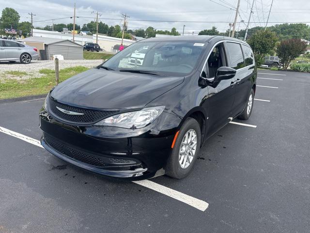 2025 Chrysler Voyager VOYAGER LX