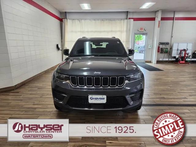 2025 Jeep Grand Cherokee GRAND CHEROKEE LAREDO 4X4