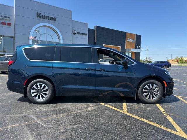2025 Chrysler Pacifica Hybrid PACIFICA PLUG-IN HYBRID SELECT